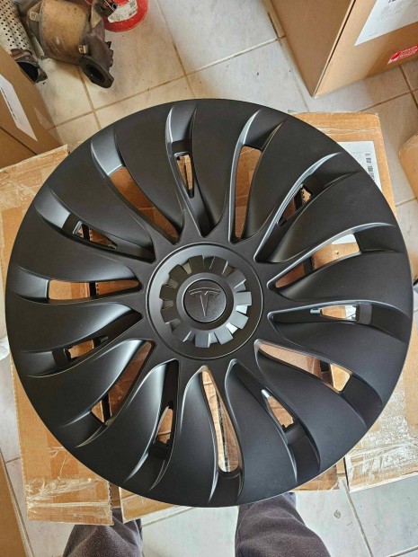 j Tesla model Y dsztrcsa szett (4db) Performance Turbine 19"