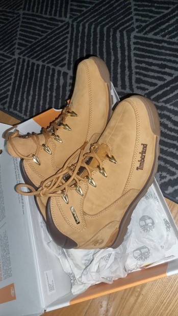 j Timberland bakancs 43