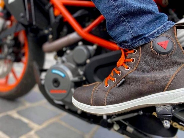 j Tbbszrs tesztgyztes Nmet Modeka br motoros cip