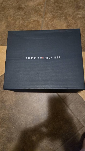 j Tommy Hilfiger 45s fekete bakancs elad kedvez ron 