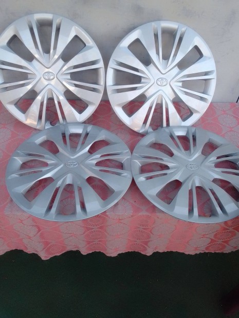j Toyota 17" dsztrcsa 4 db