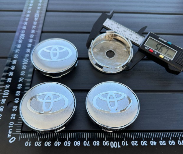 �j Toyota 60mm Felni Alufelni K�z�p Kupak Felnik�z�p Felnikupak Sapka