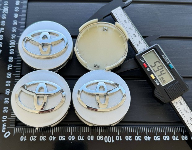 �j Toyota 62mm Felni Alufelni K�z�p Kupak Felnik�z�p Felnikupak Porv�d