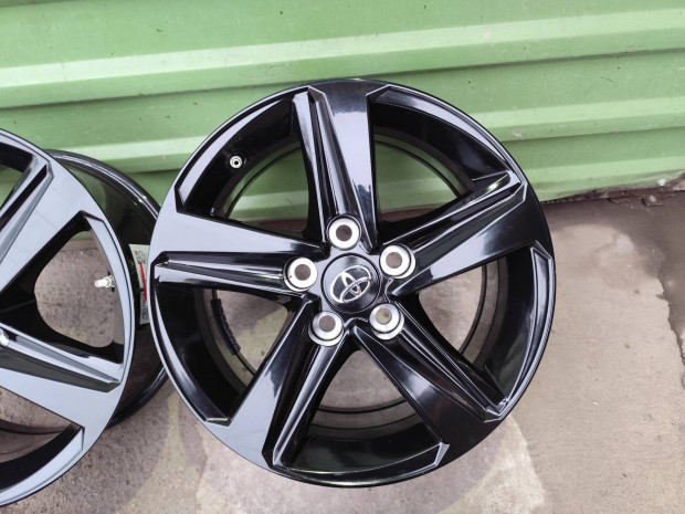 j Toyota Corolla auris gyri alufelni 5x114,3 16"