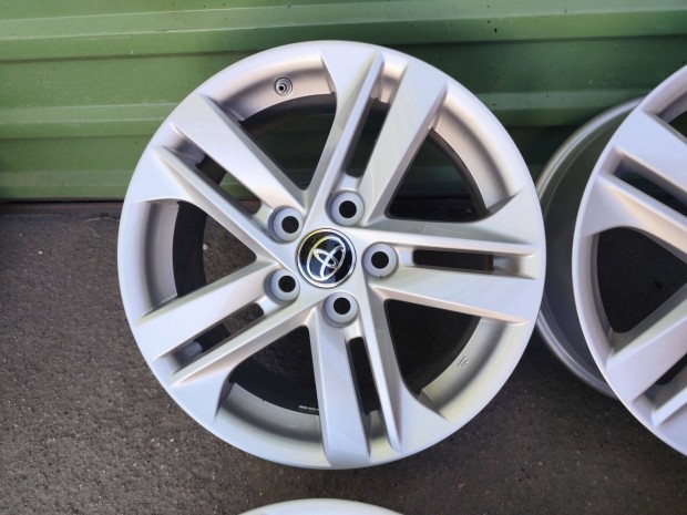 j Toyota Corolla suzuki swace 5x114,3 16"