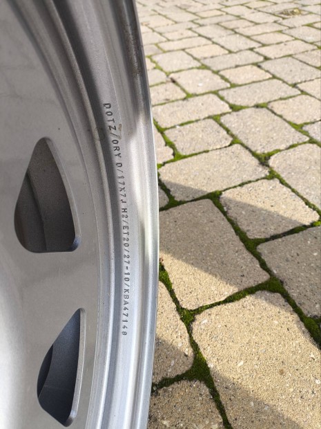 j Toyota Hilux aclfelnik