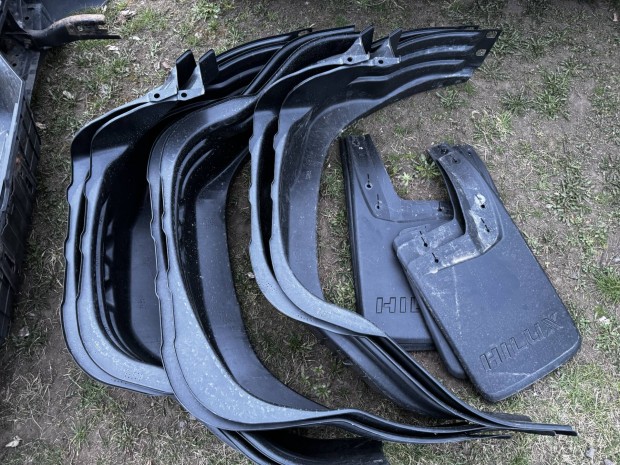 �j Toyota Hilux h�ts� dobbet�t