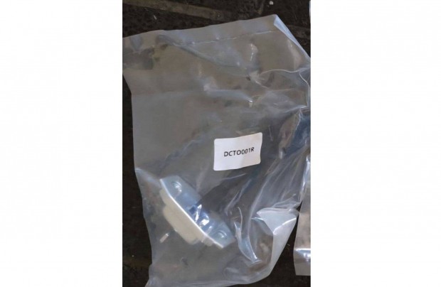 �j Toyota Prius ajt�zsan�r/ajt�hat�rol�/ajt�f�k-h�ts�(b�rmelyik oldal)