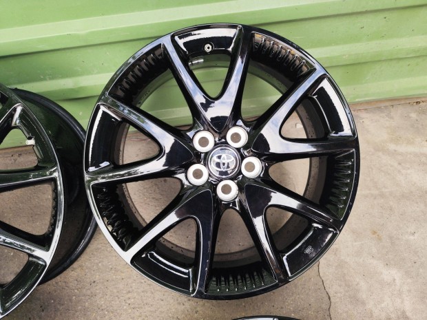 Új Toyota Yaris 2020-tól black edition gyári alufelni 5x100 17"