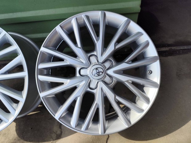 Új Toyota c-hr chr Yaris Cross gyári alufelni 5x114,3 18"