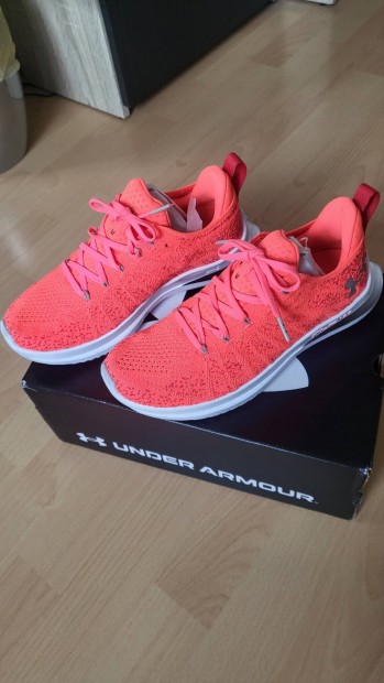 j Under Armour Flow Velociti 3 cip 38,5