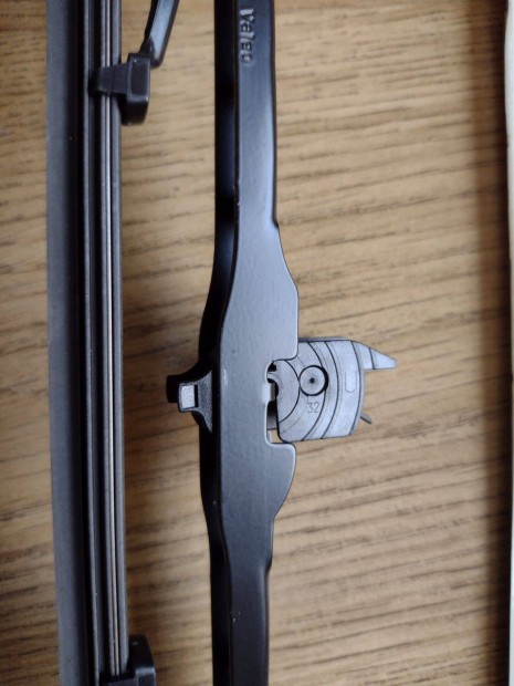 Új Valeo w51-es Hátsó Ablaktörlő lapát (vállfa alakú - 510 mm - illesz