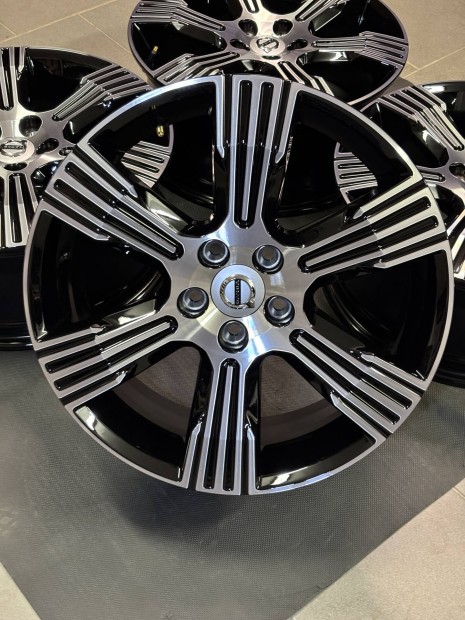 Uj Volvo 7,5x18 et50,5 5x108 gyari alufelni