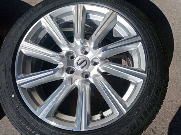 j Volvo S60 V70 S80 v90 XC60 xc40 gyri alufelni 5x108 18"