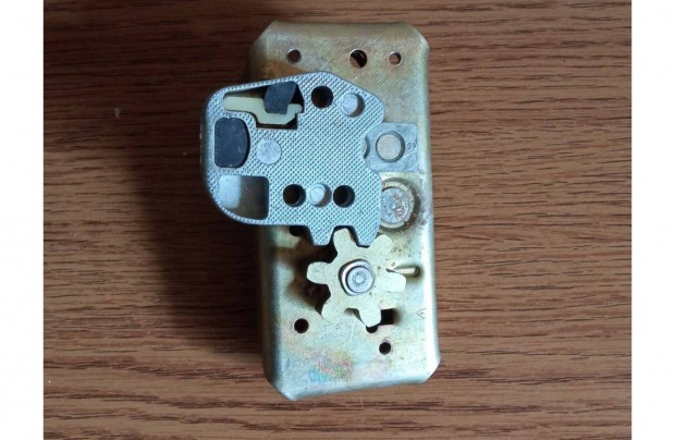 �j Wartburg 353 1.3 ajt�z�r szerkezet komplett bal els� gy�ri