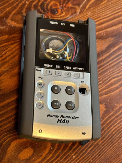 j Zoom H4n sound recorder hangfelvev tok-borits