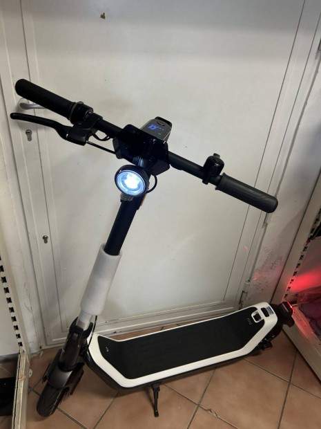 Új! 0 km Niu Kqi3 elektromos roller 48 v akku