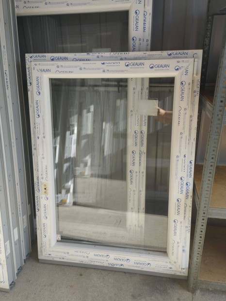 j! 120 x 150 cm-es manyag buk-nyl ablak