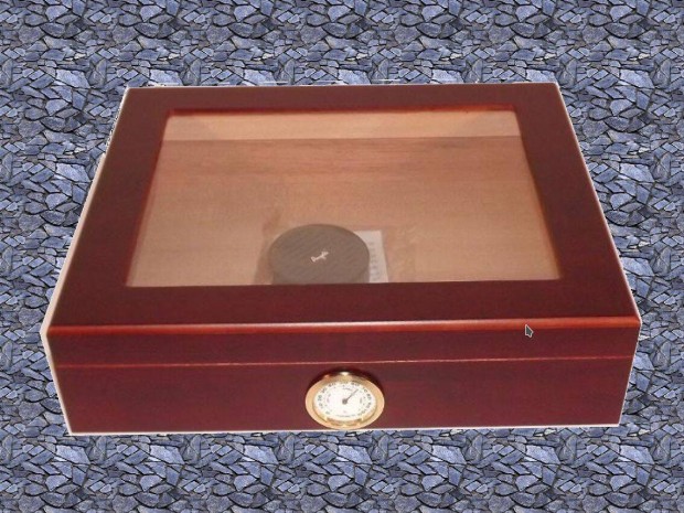 j! 30 szlas Humidor - spanyol cdrusfbl - 15.990Ft