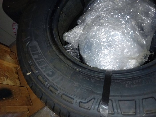 j, 4 db Michelin Agilis 3 215/70 R15C 109S teher gumi autgumi