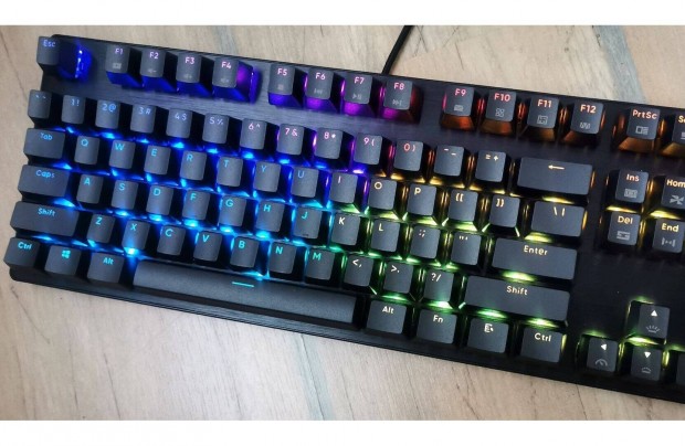 j, Blitzwolf BW-KB2 Gamer billentyzet, RGB LED vilgts flr alatt