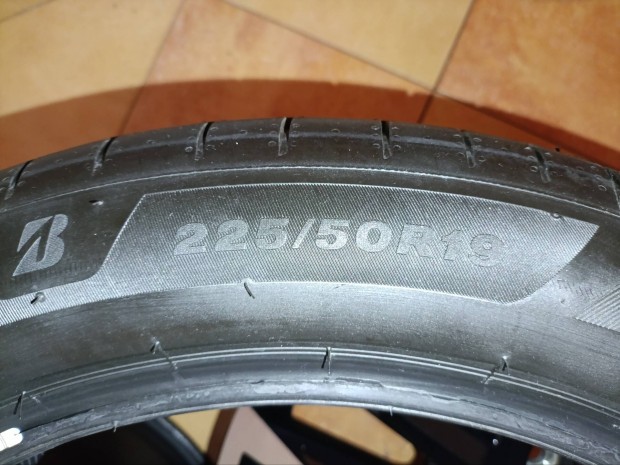 j! Bridgestone Turanza nyri gumi 225/50 R19' 