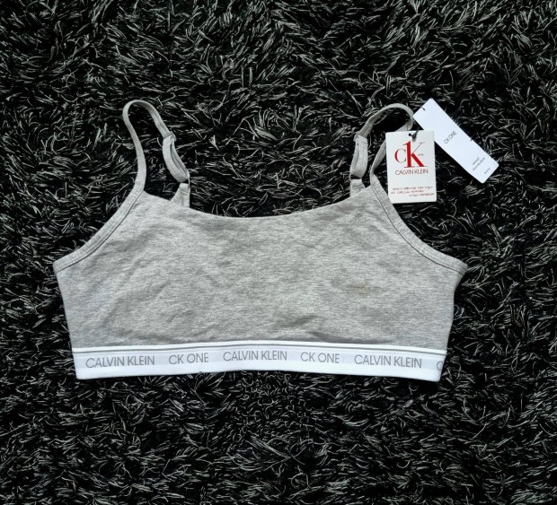 j! Calvin Klein melltart XL