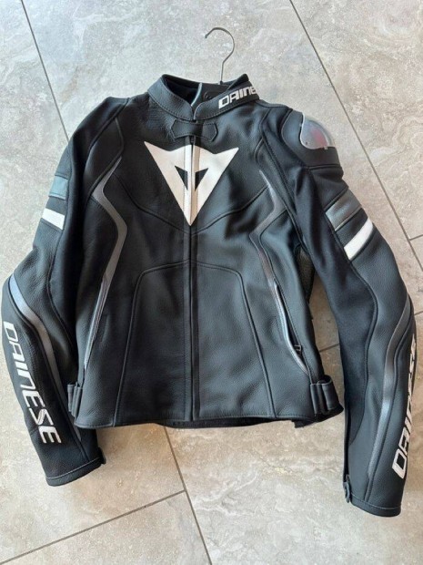 j, Dainese Avro 4 lady motoros kabt