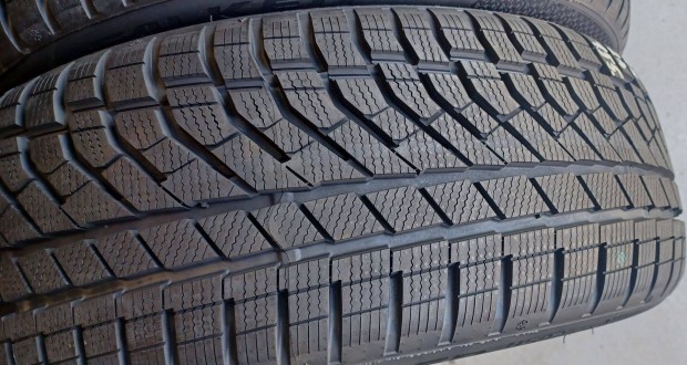 Új! Falken Eurowinter HS02 Pro 225/45 R18 téli gumik 4db