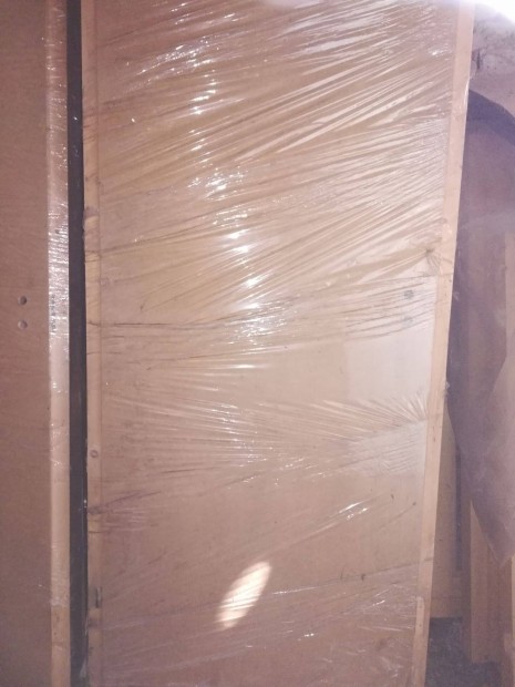 j. Farost beltri ajt 90x210,
