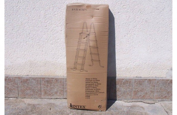 Új! Féláron! 132 cm-es medence létra 4 fok + pihenő kerti medencelétra