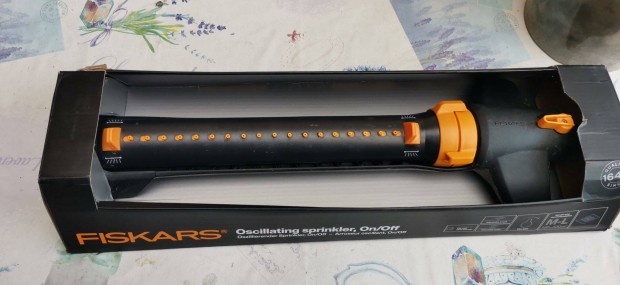 Új! Fiskars esőztető, locsoló