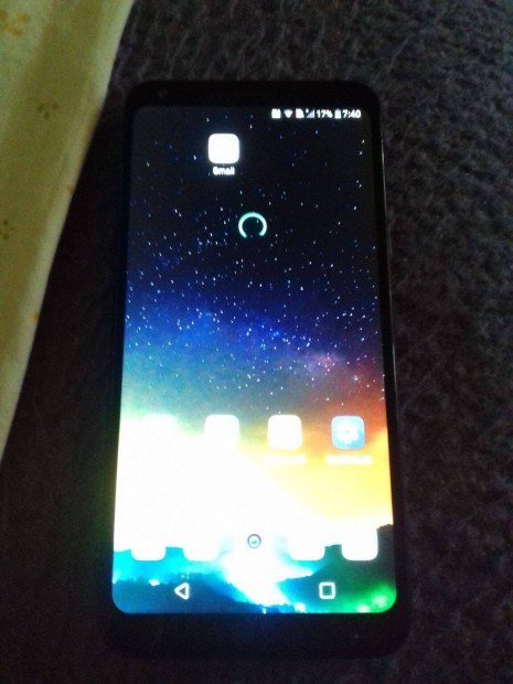 Új, Független Okosteló, töltővel. 32gb memória, gari!