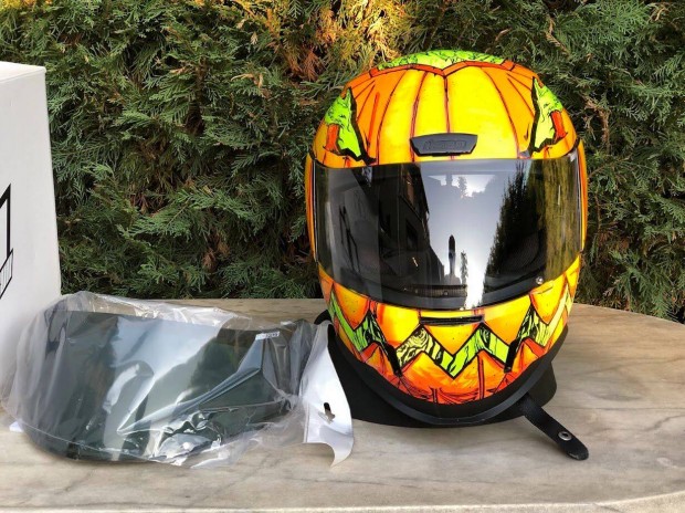 Új! Icon Airform bukósisak S-es, Halloween. Ingyen Foxpost!