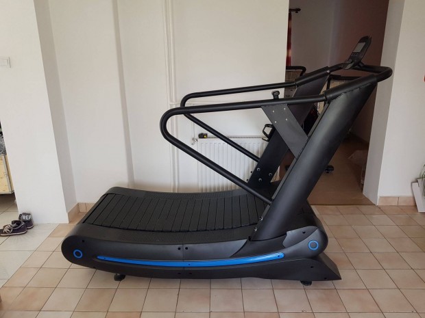 Új! Ívelt futófelületű air runner, motor nélküli curve futópad futógép