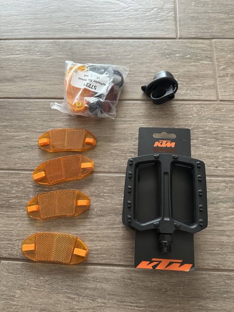 Új! KTM pedál kerékpárra ár alatt eladó + ajándék