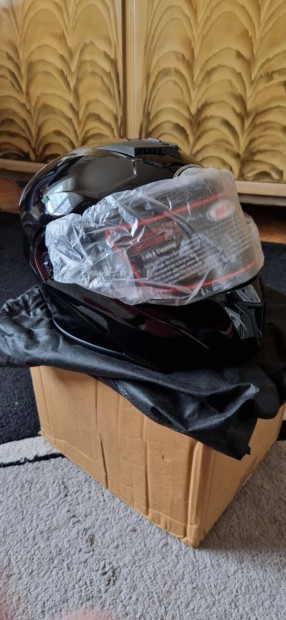Új, L-XL-es, felnyitható bukósisak sötét plexivel+napszemüveggel