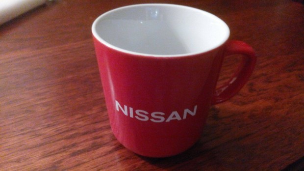 j! Nissan piros bgre, 2 dl