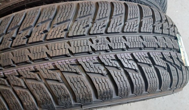 j! Nokian WR SUV3 235/60 R18 tli gumik 2db