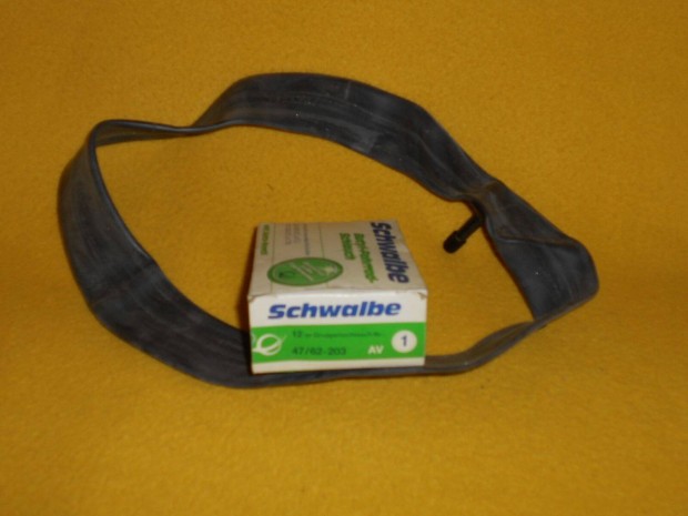 j, Schwalbe bels gumi dobozba. Mret : 47 / 62 - 203