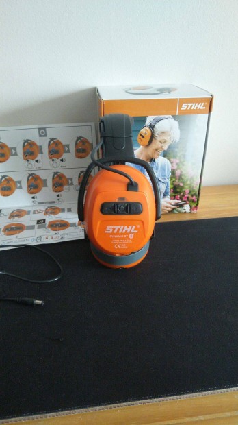 j! Stihl Dynamic BT, Bluetooth-os hallsvd,