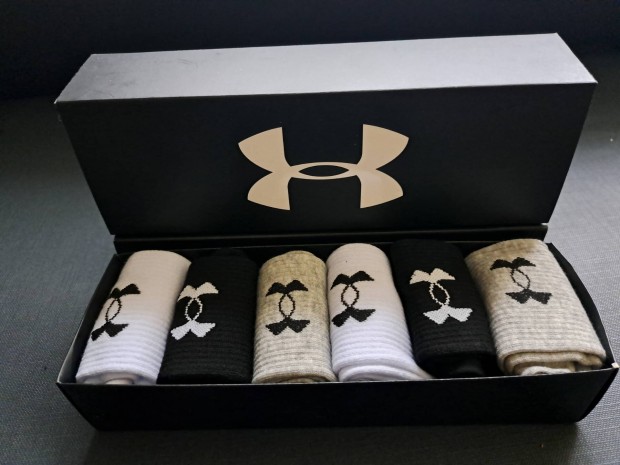 j! Under Armour zokni