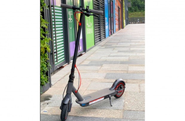 Új !!! Elektromos Roller Új !!! 350W, 10.5Ah !!! M365 Pro