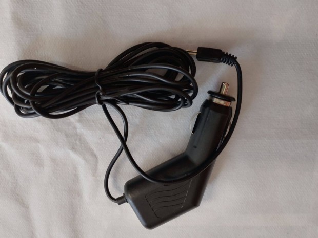 j! auts tlt mini USB csatlakozval 12V/24V - 5V 1.5A