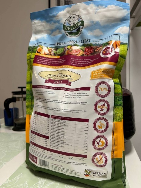 �j, bontatlan Bellfor m�rk�j� kutyat�p. B�r�ny- �s ny�lh�ssal, 2,5 kg