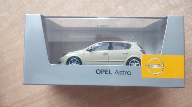 j, bontatlan csomagolsban, Opel Astra H, Minichamps, 1:43, 1/43