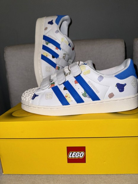 j, dobozos Adidas Lego Superstar 34