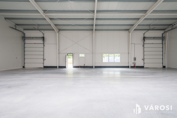 �j, elad� rakt�r Als�n�medin, ami 2 kapun rakodhat�