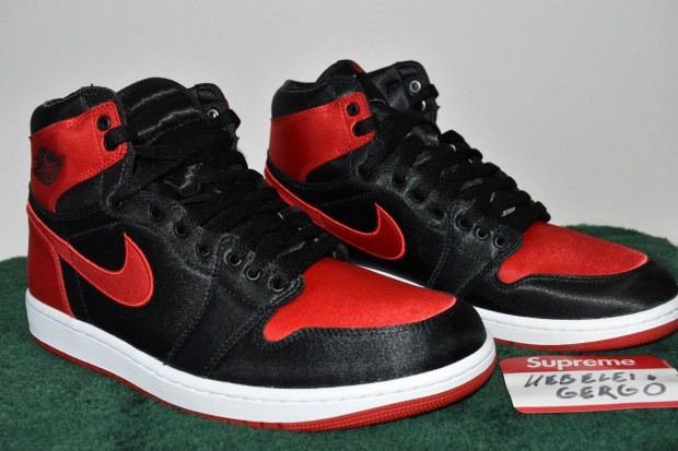 j, eredeti Jordan 1 Satin (44,5-es mret)