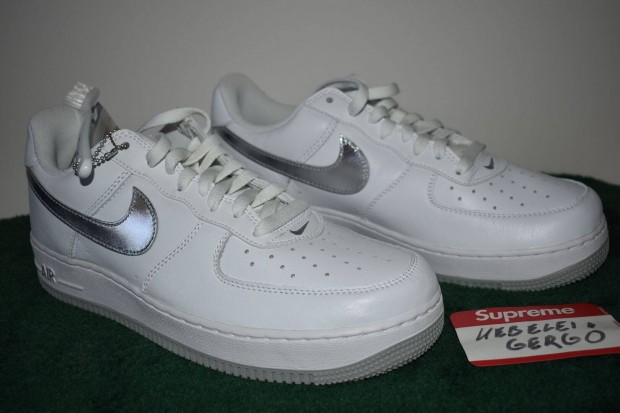 Új, eredeti Nike Air Force 1 (44,5-es méret)
